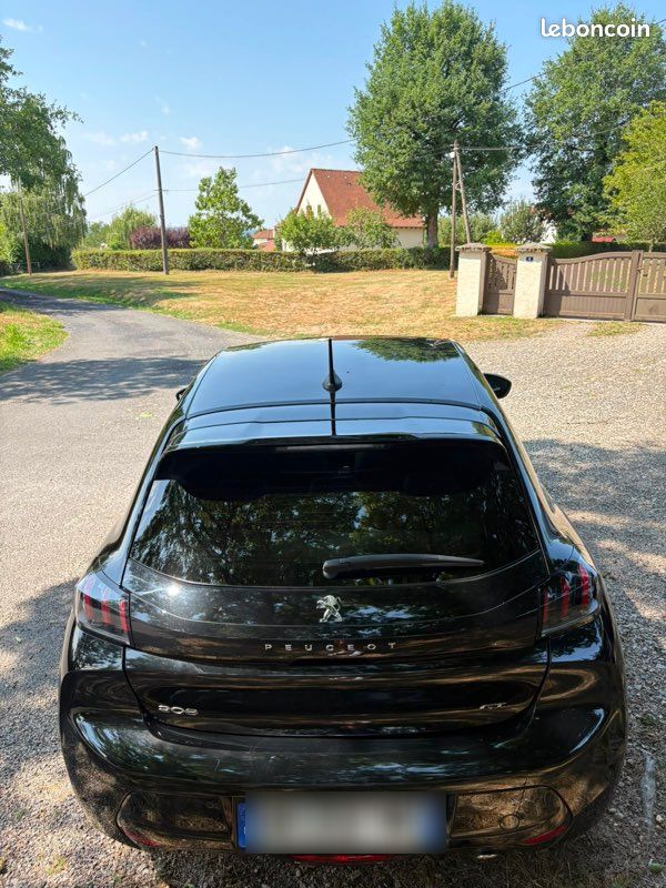 Peugeot 208 GT 100 S&S EAT8 (image 3)