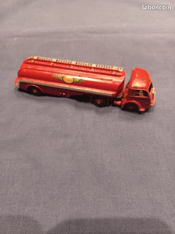 DINKY TOYS d'origine, camion panhard citerne titan esso