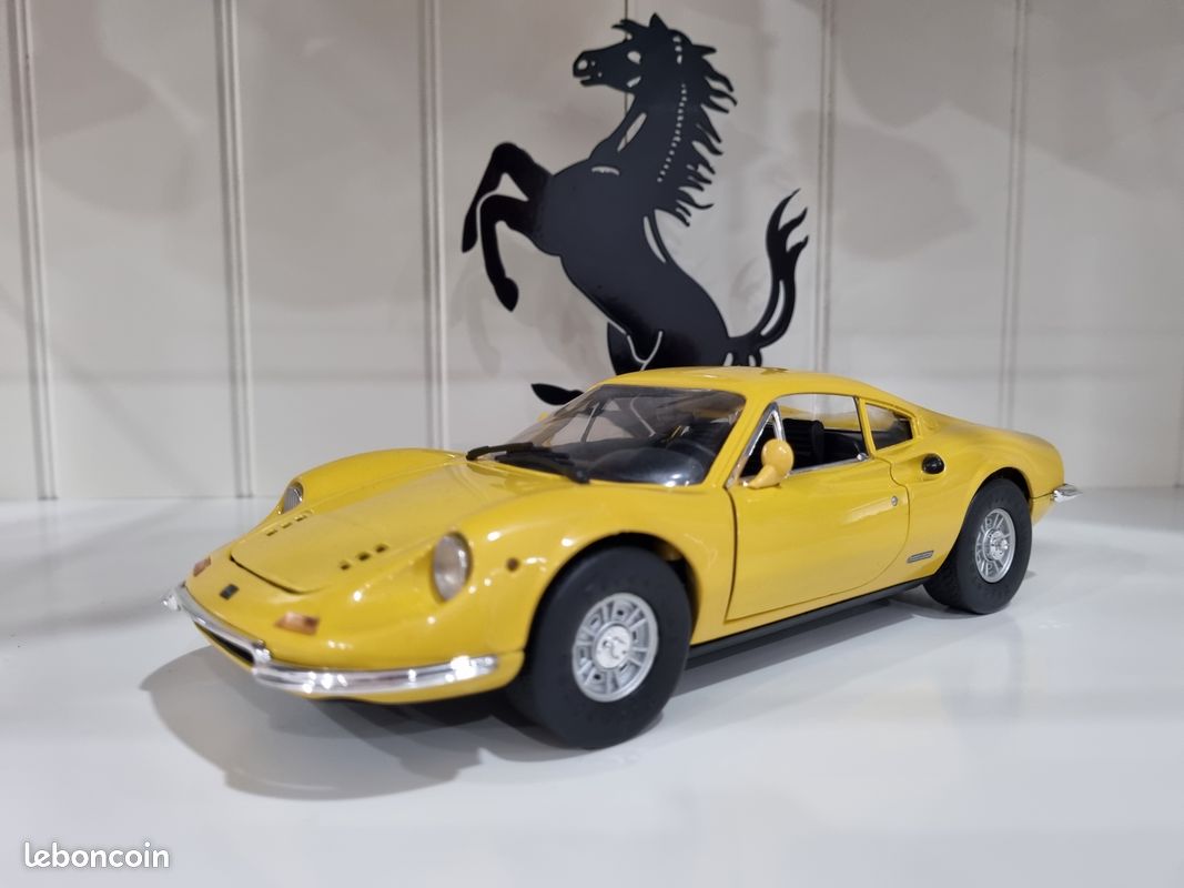 Voiture Miniature de Collection - LOOKSMART 1/43 - FERRARI 488 GT3