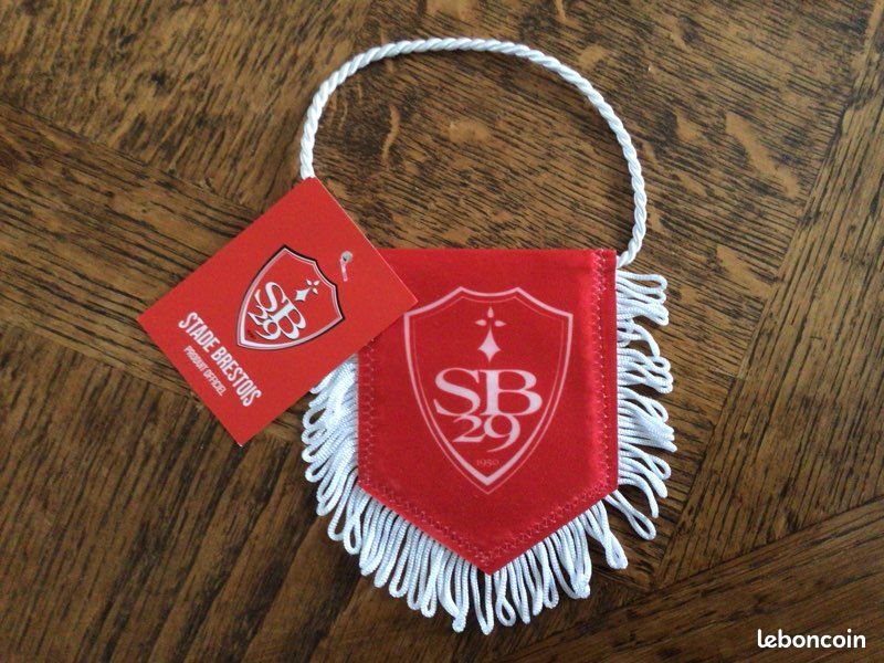 Fichier:Stade Brestois Logo avant 1985.svg - Wikipédia