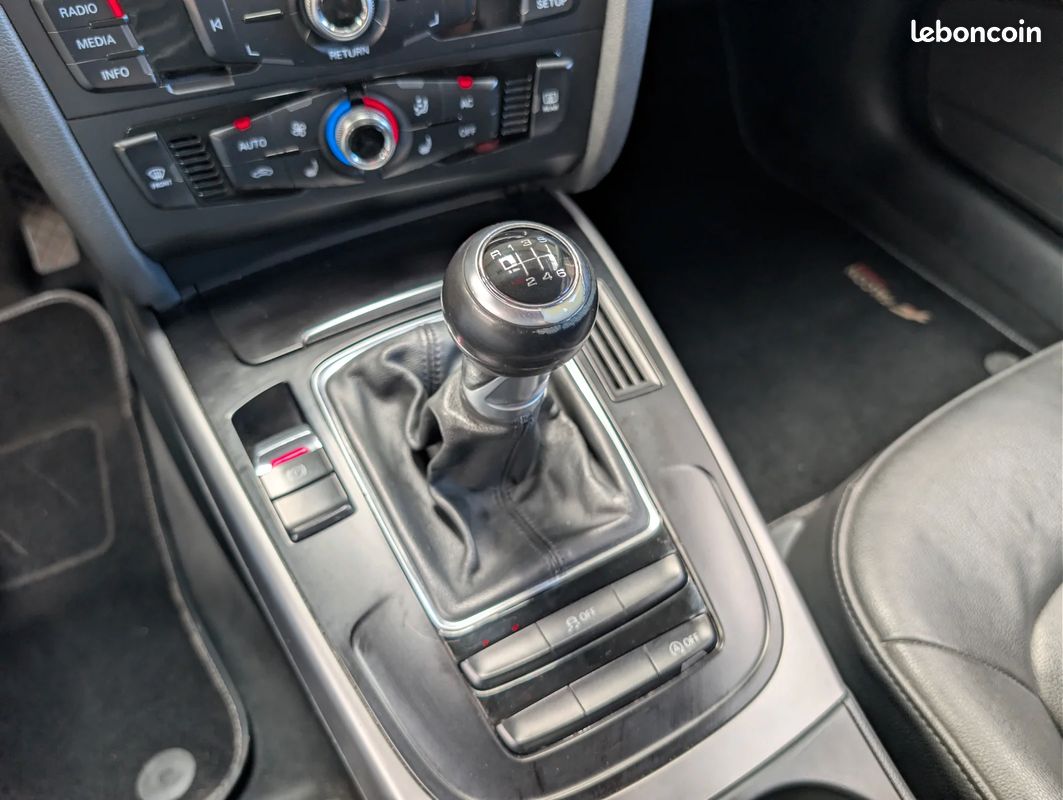 AUDI A5 SPORTBACK 2.0 TDI 136ch Ambiente - Intérieur cuir - Régulateur de vitesse - Clim auto (image 22)