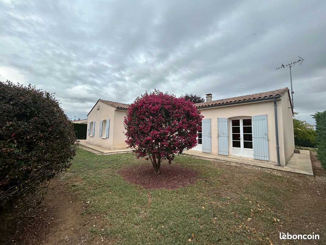 Maison 4 pièces 94 m² · à Plassac · 94 m² · 750 €/mois