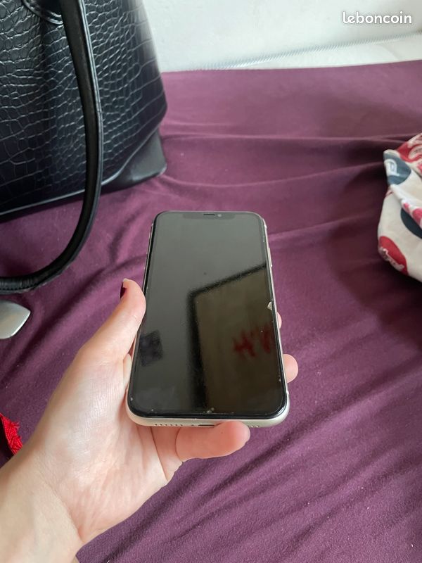 IPhone 11 64go (image 4)