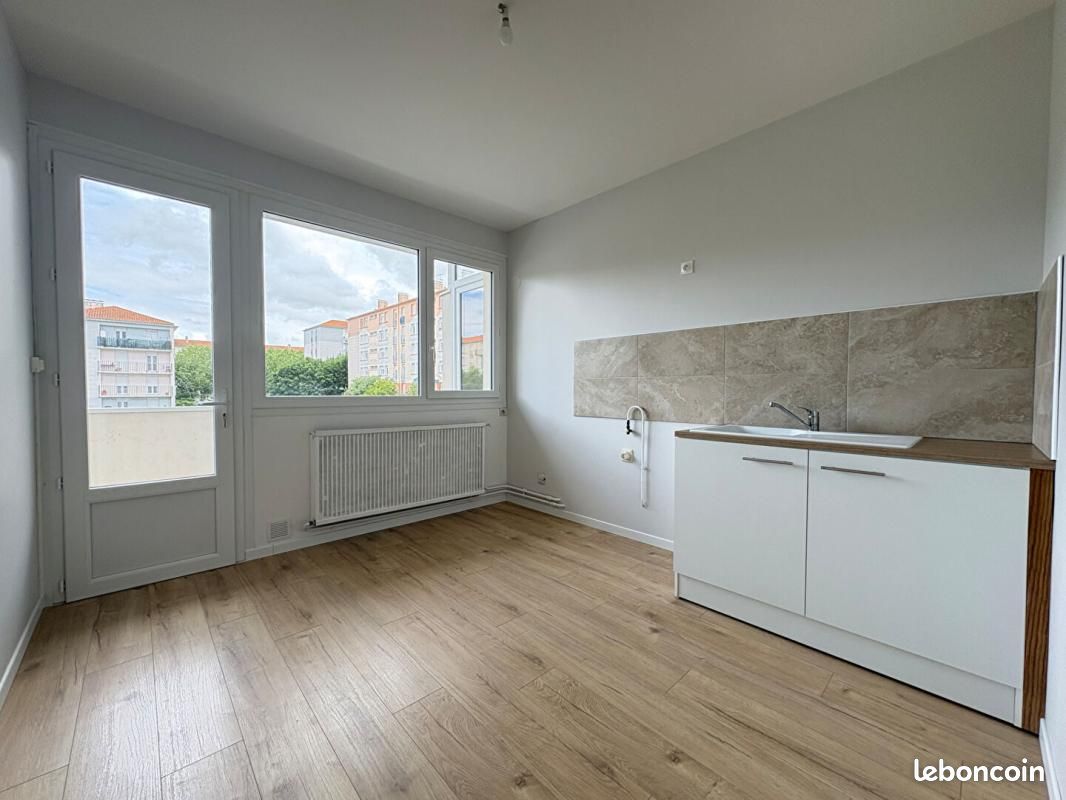 Appartement 2 pièces 65 m² · à Rochefort · 65 m² · 745 €