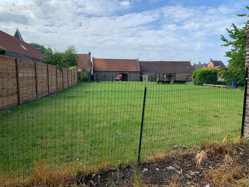 Terrain constructible · à Épinoy · 28 000 €