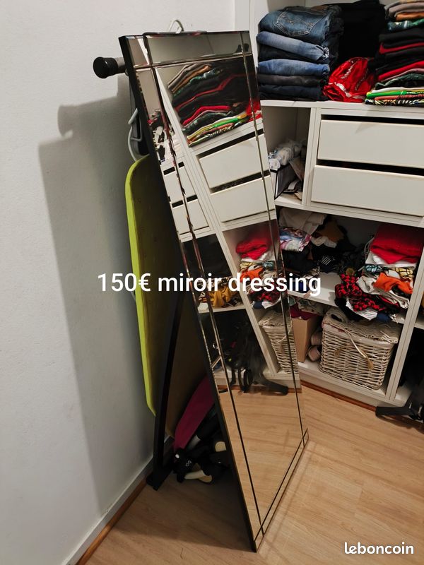 Grand miroir sur pied (image 1)