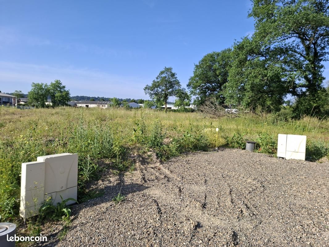Terrain 596 m² · à Grenade-sur-l'Adour · 56 525 €