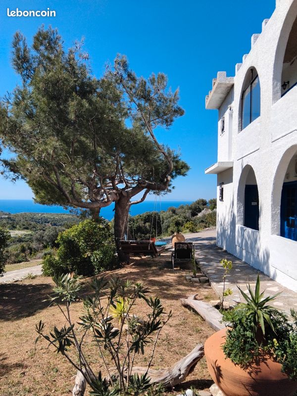 Maison 5 pièces 160 m² · à Antibes · 160 m² · 220 000 €
