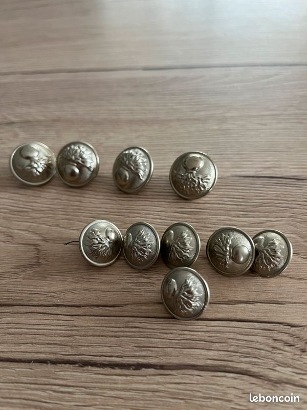 Boutons gendarmerie (image 1)