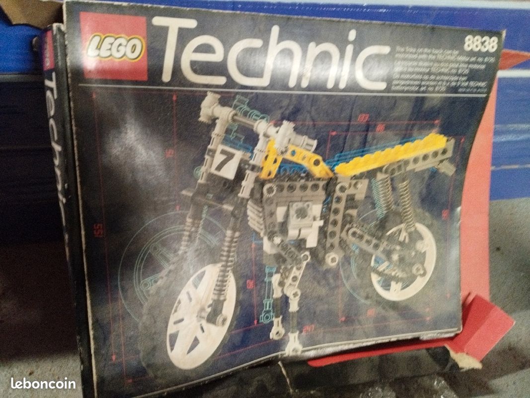 Technic lot moto et roadster 8838 8832 (image 2)