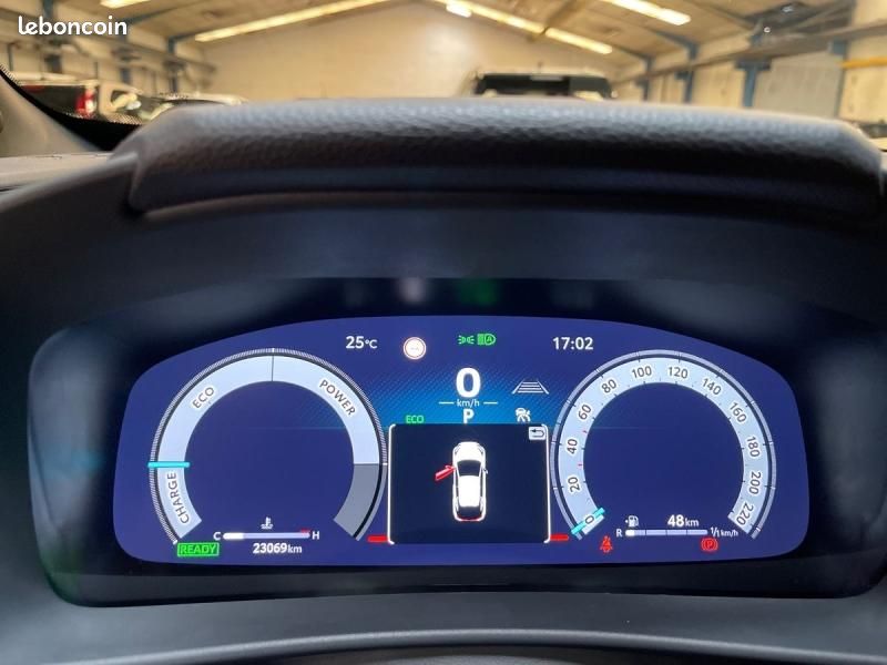 Toyota C-HR 2.0 Hybride 200ch GR Sport Premiere AWD-i NG23 (image 17)