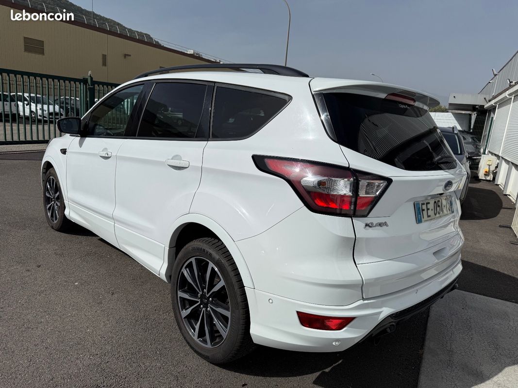 FORD KUGA 2.0 TDCi 150 SS 4x2 BVM6 ST-Line Black Silver / TOIT OUVRANT PANO / FULL ENTRETIEN (image 7)