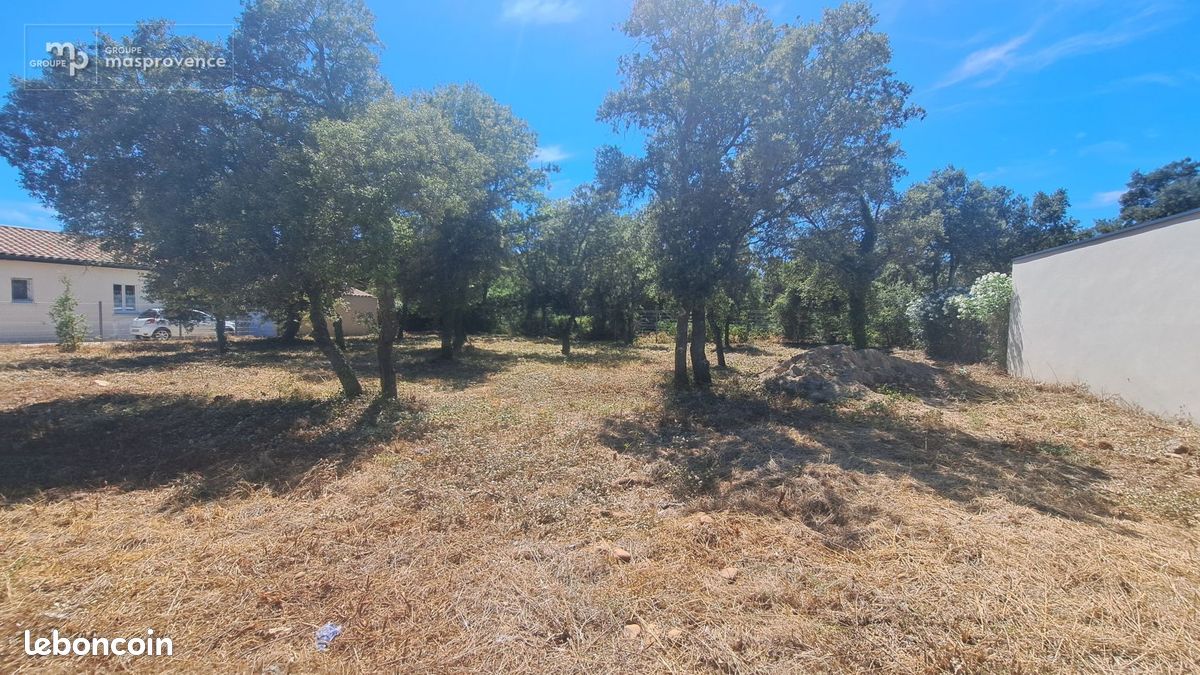 Terrain 1000 m² · à Rochefort-du-Gard · 210 000 €