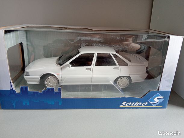 Miniature Solido 1/18 Renault 21 2 Litres Turbo Phase 1 - Blanc Glacier 1988
