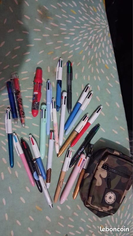 Lot de stylo 4 couleurs avec sacoche (image 1)