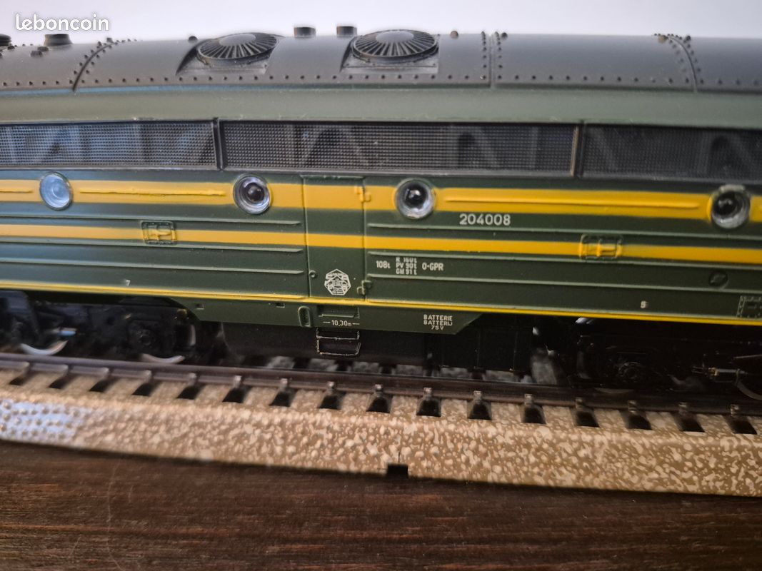 Bestand:Märklin 3066 – SNCB 204008-side.jpg - 3rail