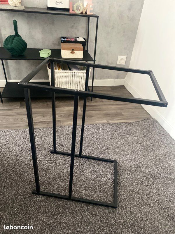 Table d’appoint (image 1)