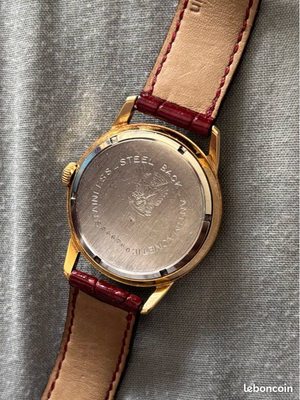 MONTRE LIP CADRAN 29.60 mm ancien stock des ateliers LIP