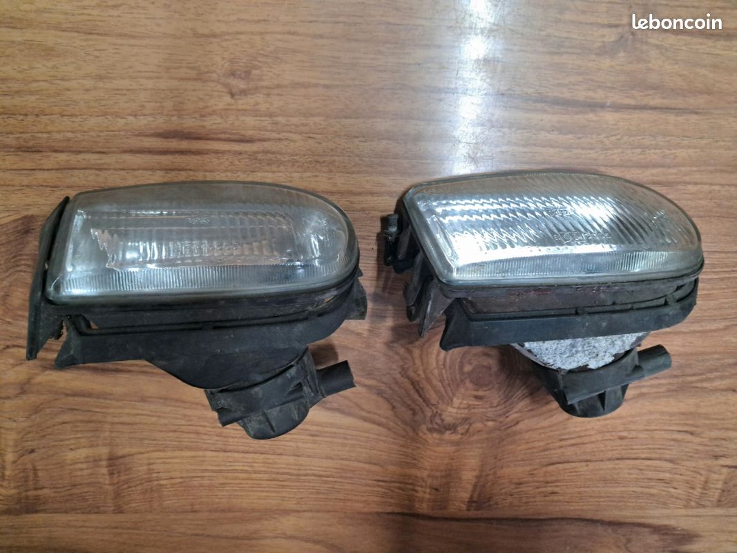 Antibrouillard gauche renault 19 (image 1)