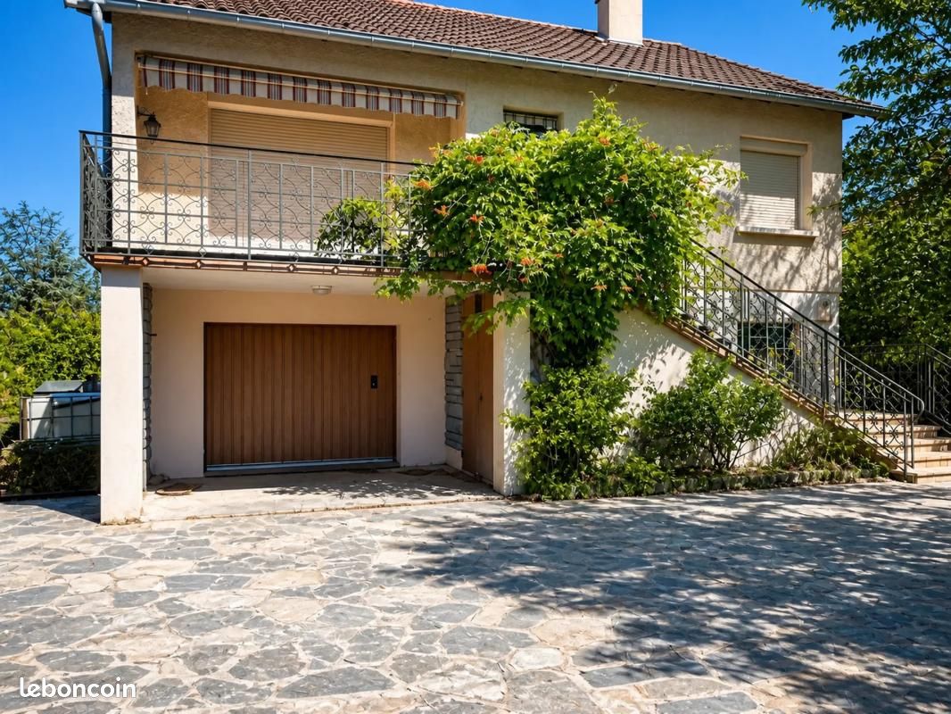 Maison 5 pièces 199 m² · à Vendat · 199 m² · 260 000 €