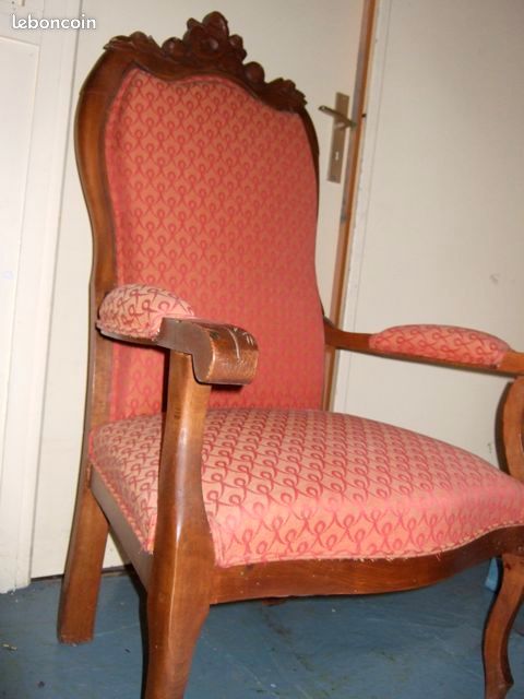 Fauteuil VOLTAIRE restauré à neuf par tapissier (image 8)