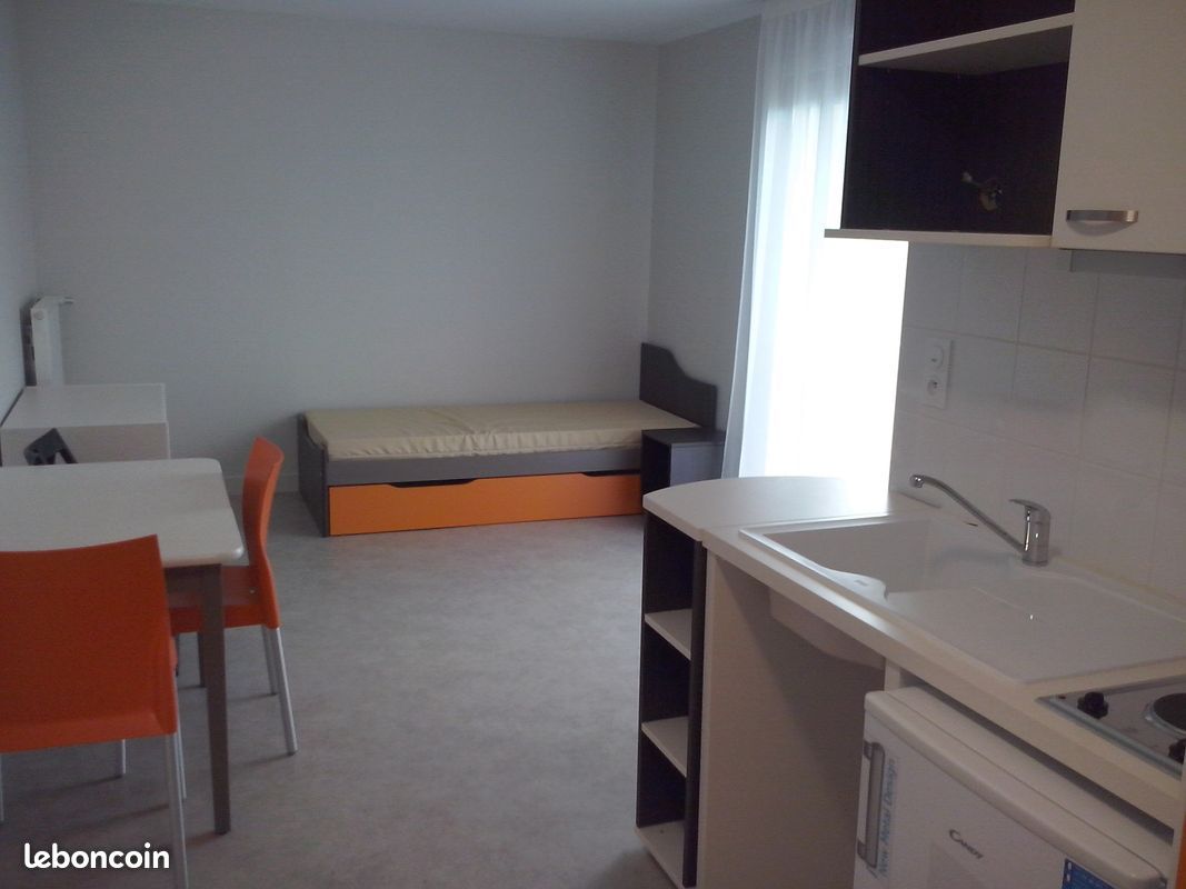 Appartement 1 pièce 28 m² · à Chemillé-en-Anjou · 28 m² · 484 €/mois
