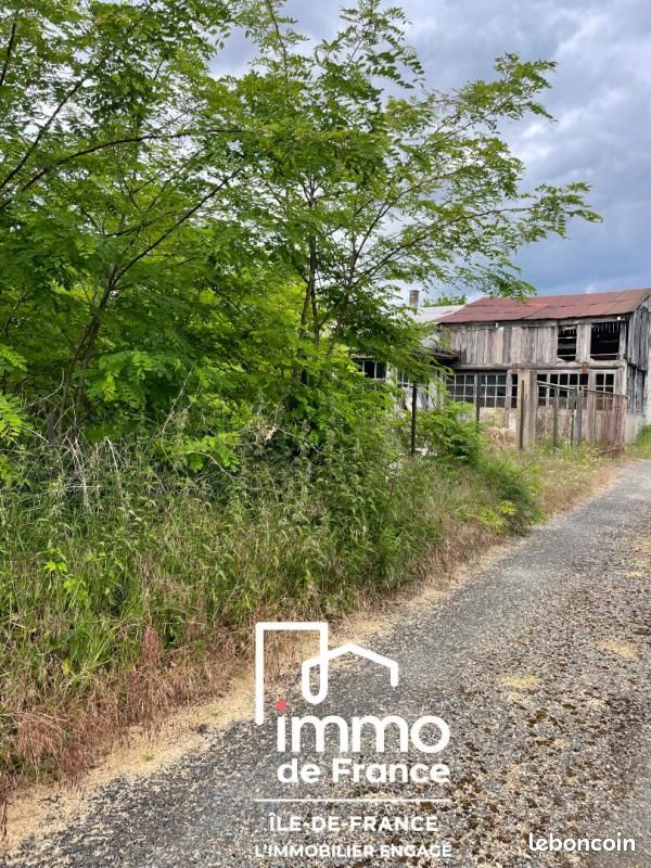 Local commercial 325 m² · à Avon · 325 m² · 349 000 €