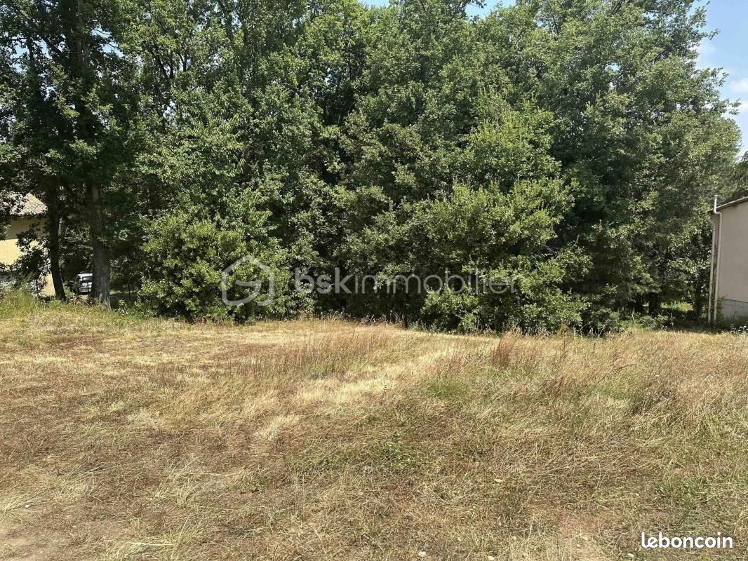 Terrain 2135 m² · à Giroussens · 69 900 €