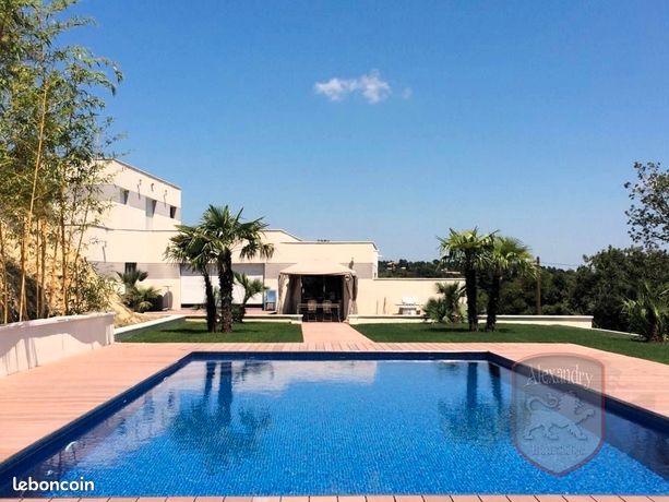 Maison 5 pièces 250 m²