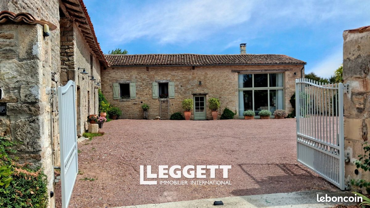 Maison 9 pièces 201 m² · à Paizay-Naudouin-Embourie · 201 m² · 378 844 €