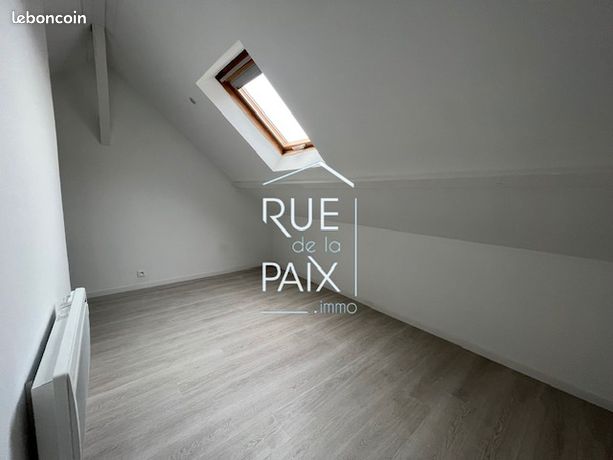 https://img.leboncoin.fr/api/v1/lbcpb1/images/17/5f/7a/175f7ab3af58e0608326fa3eb99f7ac57ad556ad.jpg?rule=ad-image