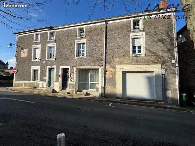 Maison 11 pièces 224 m² · à Coulonges-sur-l'Autize · 224 m² · 106 000 €