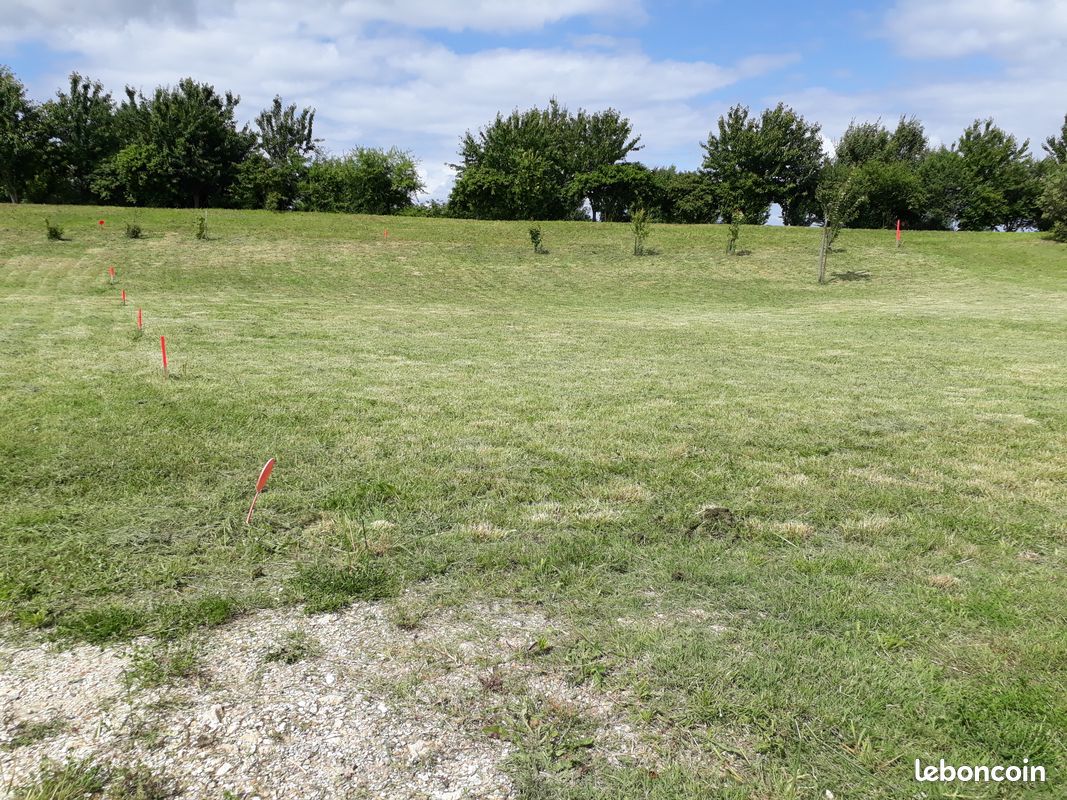 Breuillet Terrain viabilisé 912 m² · 112 900 €
