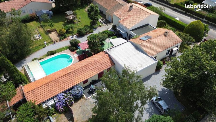 Propriété 9 pièces 253 m²