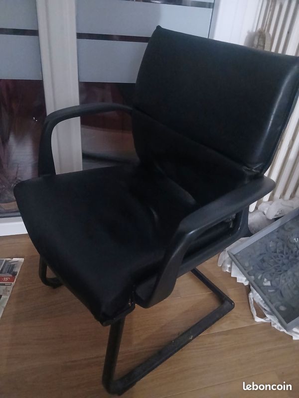 5 chaises en vrai cuir noir (image 1)