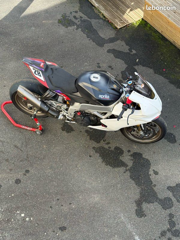 Aprilia RSV4 1100 2019 (image 2)