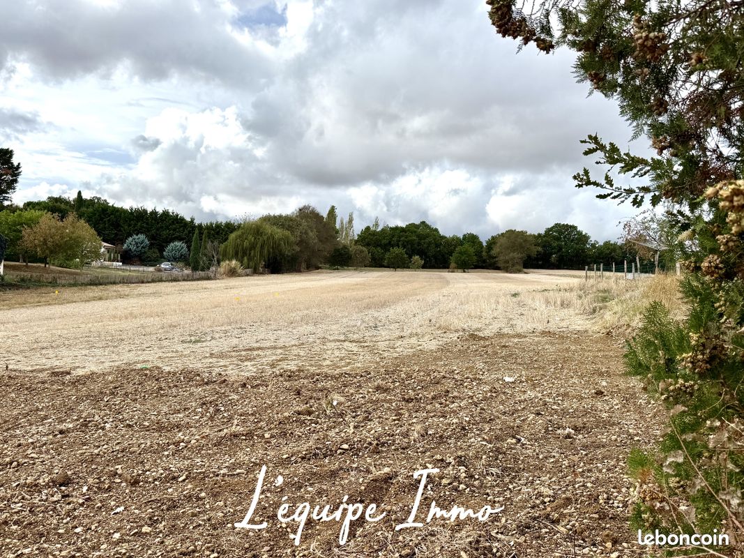 Terrain 750 m² · à Castillon-Savès · 750 m² · 78 000 €