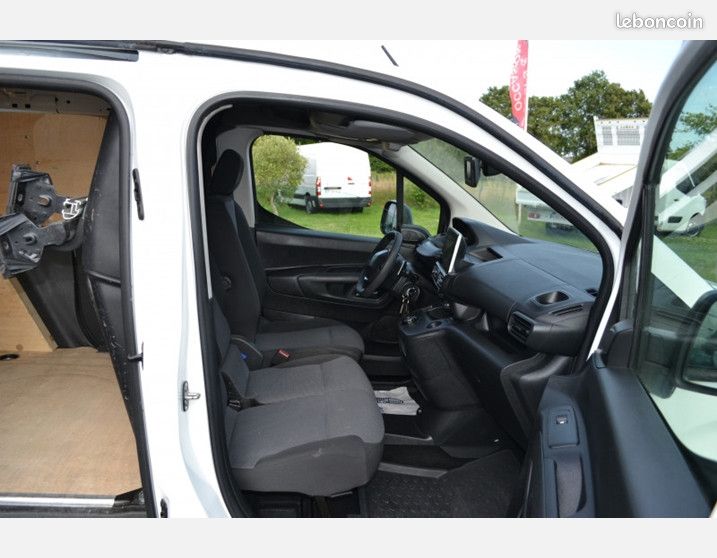Peugeot PARTNER STANDARD 1000KG BLUEHDI 130CH S&S PREMIUM EAT8 (image 10)