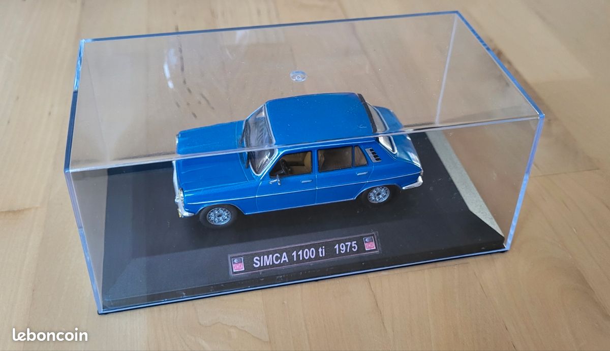 Miniature Simca 1100 1968 Rouge – Échelle 1/24 – Voiture Collection WhiteBox