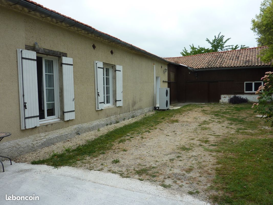 Maison 8 pièces 275 m² · à Lagruère · 275 m² · 240 000 €