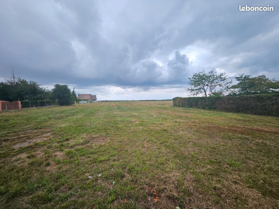 Terrain 798 m² · à Les Ventes · 56 000 €