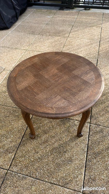 Table en bois (image 1)