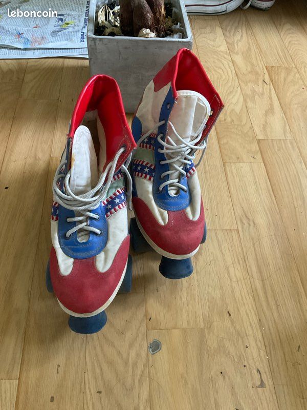 Paire De Style De Croquis De Patins à Roulettes Quad Rétro Vintage Des