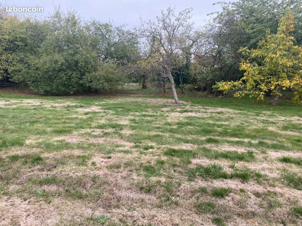 Terrain 563 m² · à Dourdan · 126 000 €