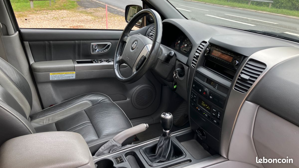 KIA SORENTO 2.5 CRDI 140 EX MAJOR 4x4 (image 3)