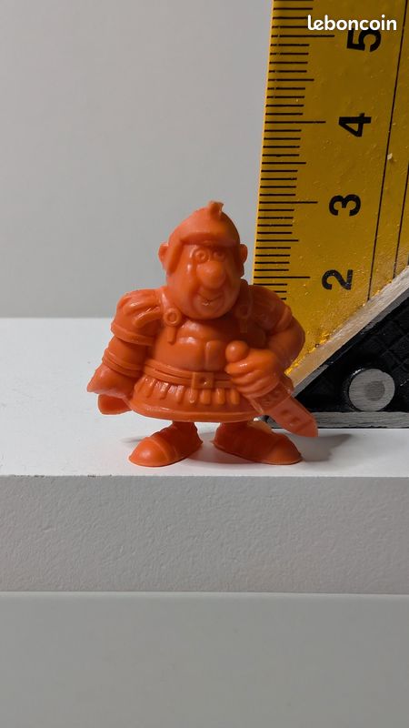 [Unilever] Figurine Astérix&Obélix monochrome Centurion orange (image 1)