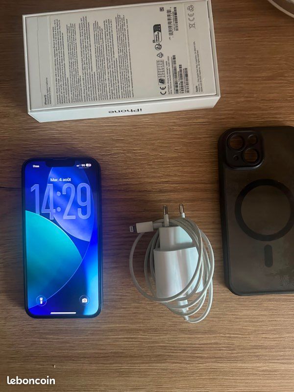 IPhone 13 + coque + chargeur + boite (image 1)
