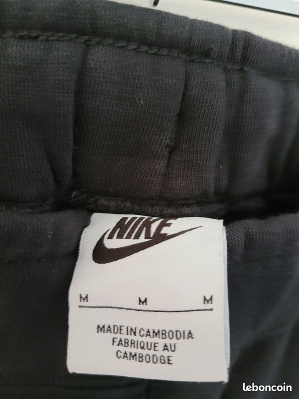 Jogging Nike neuf taille M (image 2)