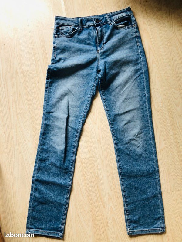 Jean homme slim C et A très bon etat Vêtements