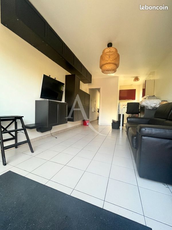 Appartement 1 pièce 23 m² · à Sermaise · 23 m² · 550 €